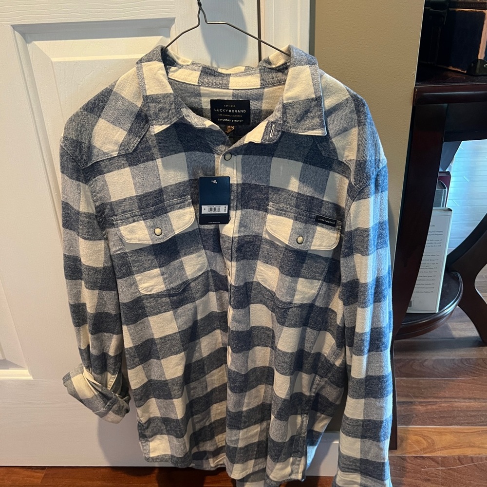 LuckyBrand men’s checkered button down shirt size M. NWT!